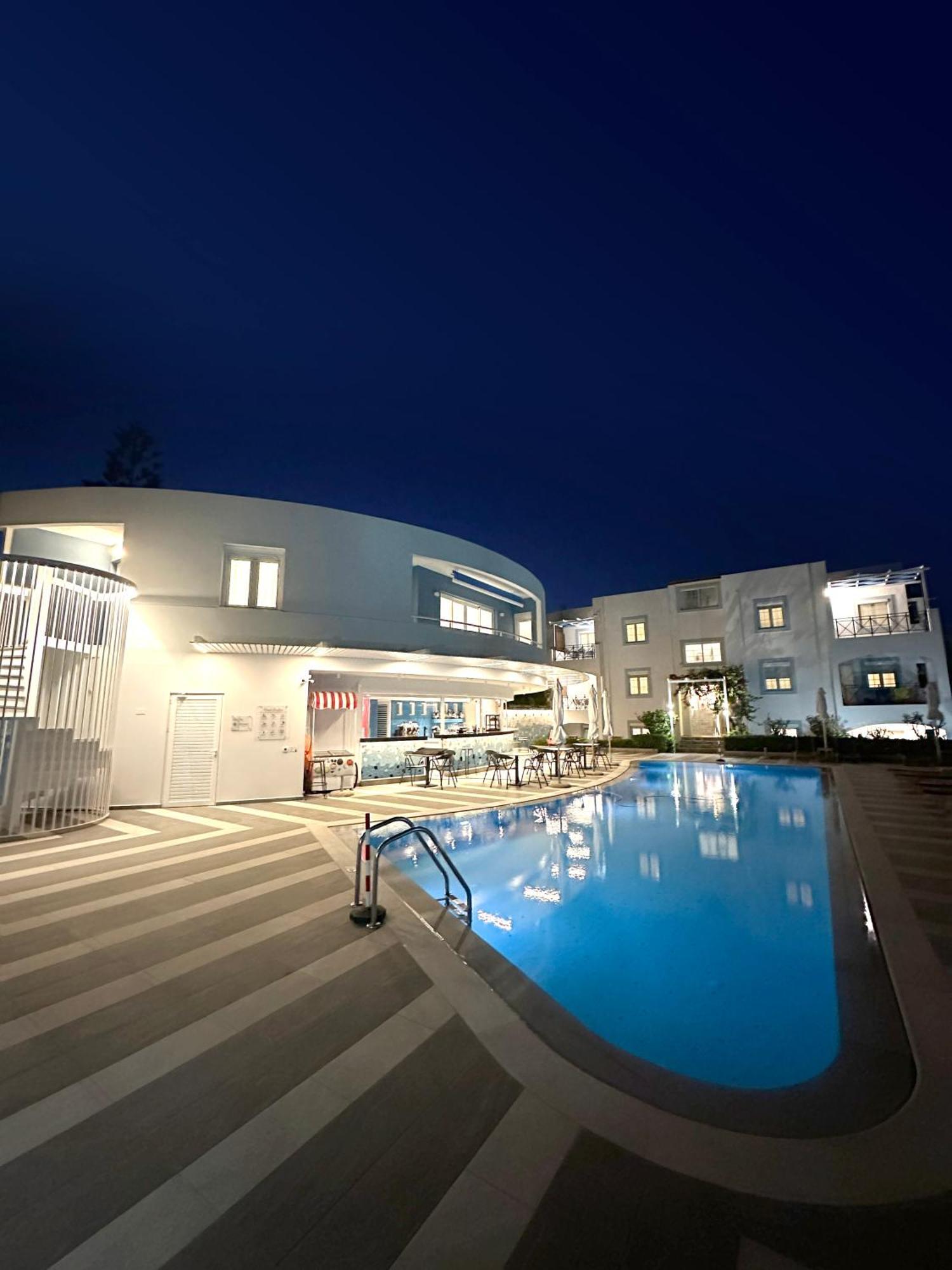 Evdokia Suites Gouves Bagian luar foto