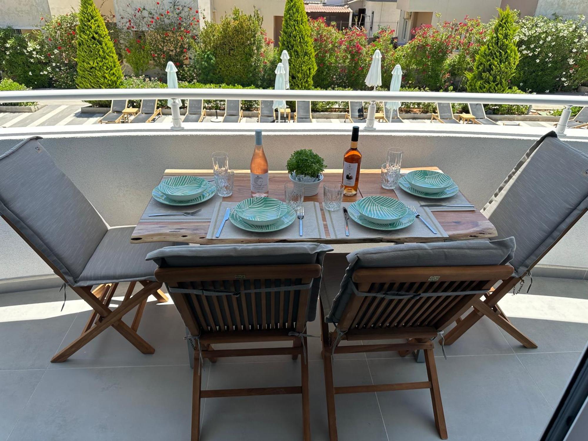 Evdokia Suites Gouves Bagian luar foto