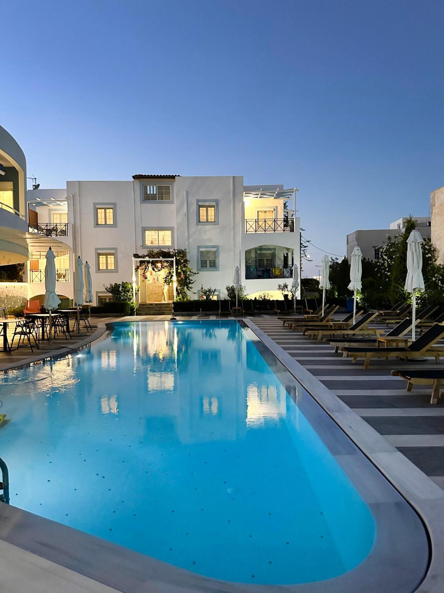 Evdokia Suites Gouves Bagian luar foto